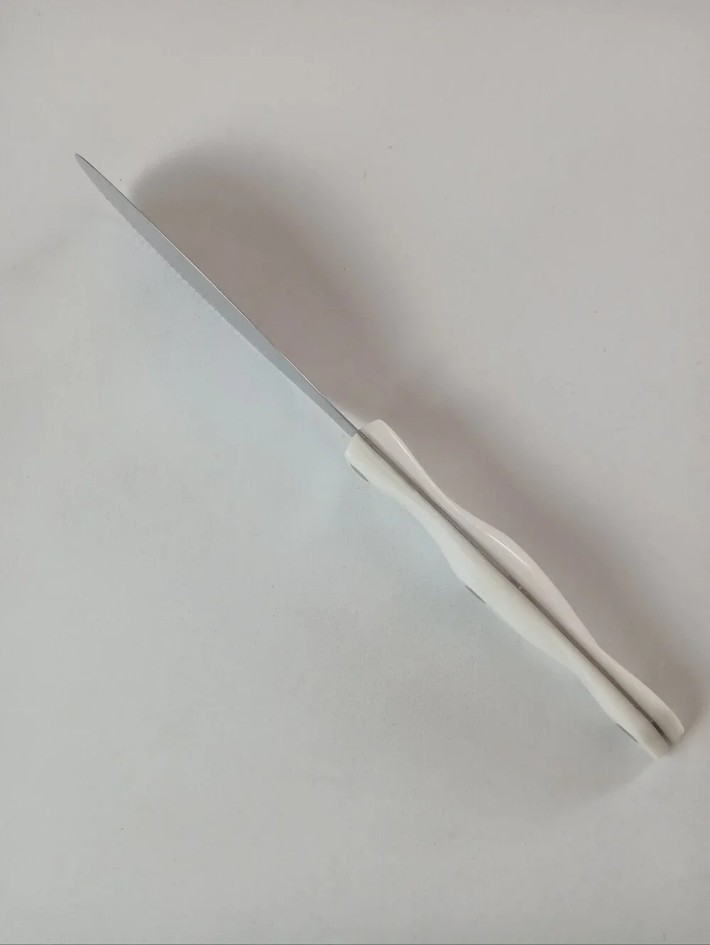 Cutco 1768 KG Spatula Spreader With White Pearl Colored Handle